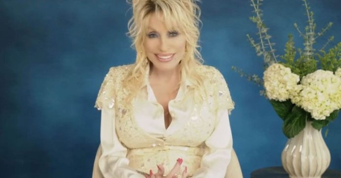 Cântăreața de muzică country Dolly Parton a murit la vârsta de 80 de ani. Cântăreața de muzică country Dolly Parton a murit la vârsta de 80 de ani.