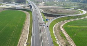 CNAIR: Cifra secțiunilor de autostradă sprijinite prin PNRR ce vor fi finalizate în termen. „Cu o privire râzi, cu cealaltă... CNAIR: Cifra secțiunilor de autostradă sprijinite prin PNRR ce vor fi finalizate în termen. „Cu o privire râzi, cu cealaltă...