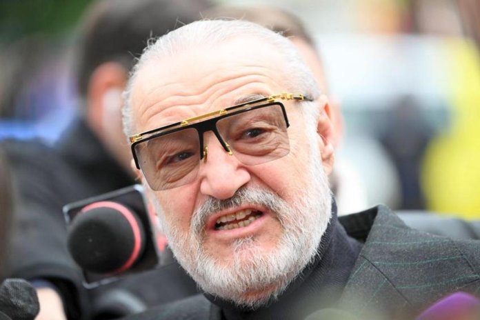 Daniel Bîrligea s-a unit cu Frosinone: Becali validează negocierile. Daniel Bîrligea s-a unit cu Frosinone: Becali validează negocierile.