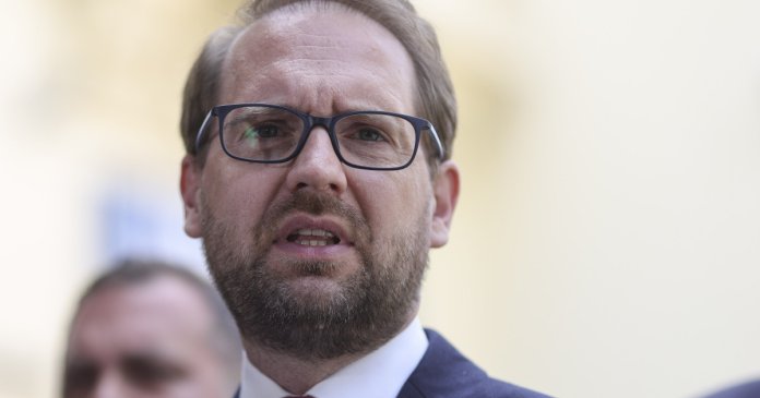 Dominic Fritz: „Funcția mea de primar se va încheia în 30 de zile”. Cine va prelua leadershipul primăriei... Dominic Fritz: „Funcția mea de primar se va încheia în 30 de zile”. Cine va prelua leadershipul primăriei...
