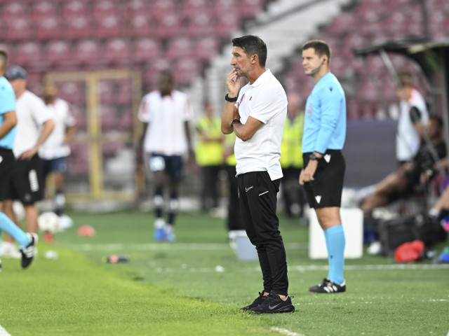 Folha, ieșit din CFR Cluj după înfrângerea cu Tromso! ”Îi dau afară pe toți!” Folha, ieșit din CFR Cluj după înfrângerea cu Tromso! ”Îi dau afară pe toți!”. DOUĂ nume ”concurează” pentru rolul de antrenor