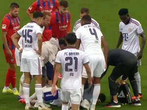 Incident de panică la Bayern! Jamal Musiala a făcut din nou leșin pe teren, în doar 3 zile. Incident de panică la Bayern! Jamal Musiala a făcut din nou leșin pe teren, în doar 3 zile.