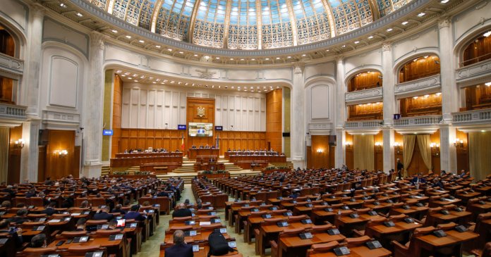 Legea integrității 2.0: Noul proiect a fost aprobat de Camera Deputaților, având susținere reciprocă din partea PSD și AUR. Legea integrității 2.0: Noul proiect a fost aprobat de Camera Deputaților, având susținere reciprocă din partea PSD și AUR.