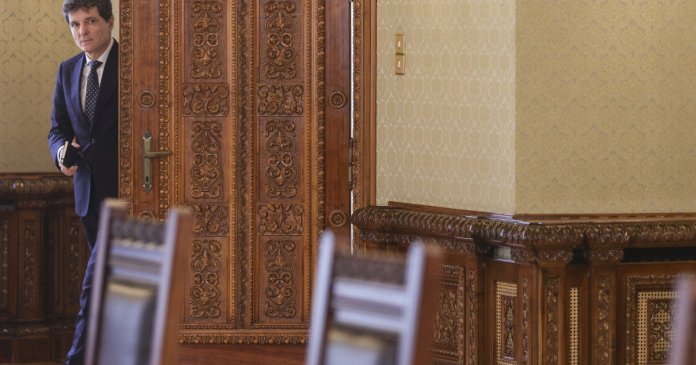 Nicuşor Dan are o întâlnire astăzi cu conducătorii fostei coaliţii pentru a discuta despre încheierea PNRR, la mai puțin de două săptămâni... Nicuşor Dan are o întâlnire astăzi cu conducătorii fostei coaliţii pentru a discuta despre încheierea PNRR, la mai puțin de două săptămâni...