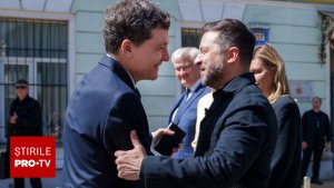 Nicușor Dan, în urma întâlnirii cu Zelenski: „Nici o instituție de învățământ românească din Ucraina nu ar trebui să fie influențată” Nicușor Dan, în urma întâlnirii cu Zelenski: „Nici o instituție de învățământ românească din Ucraina nu ar trebui să fie influențată”