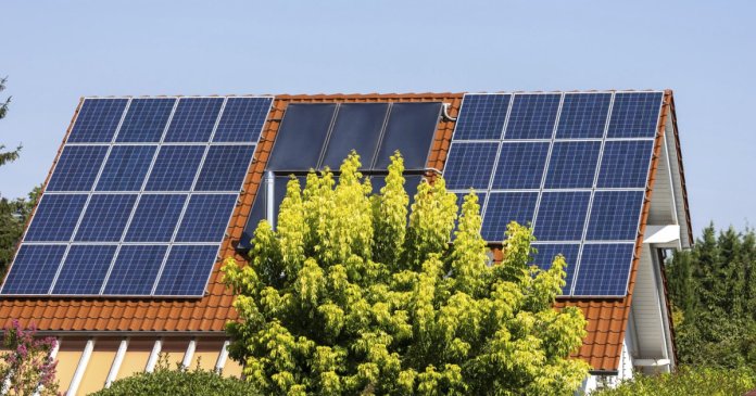 Prosumatorii îi adresează un mesaj lui Bolojan în timpul crizei energetice: „Dacă vrei să-mi reglezi bateria.. Prosumatorii îi adresează un mesaj lui Bolojan în timpul crizei energetice: „Dacă vrei să-mi reglezi bateria...”
