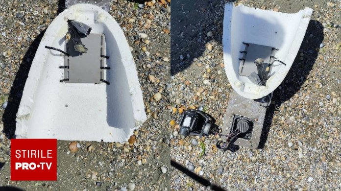Resturi de dronă găsite în Marea Neagră, în apropiere de Olimp. Salvamarii le-au zărit la 30 de metri de linia de coastă. Resturi de dronă găsite în Marea Neagră, în apropiere de Olimp. Salvamarii le-au zărit la 30 de metri de linia de coastă.