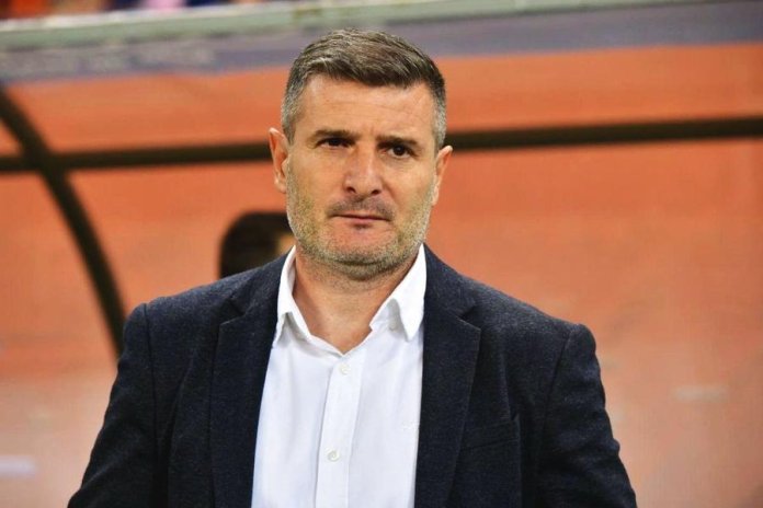 Șumudică, tot mai departe de CFR Cluj » Clubul a elaborat deja o opțiune alternativă Șumudică, tot mai departe de CFR Cluj » Clubul a elaborat deja o opțiune alternativă